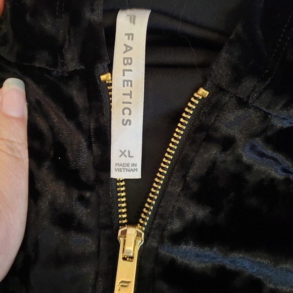 Fabletics black velvet crushed velour hoodie - sz L zip front with pockets - Picture 4 of 7